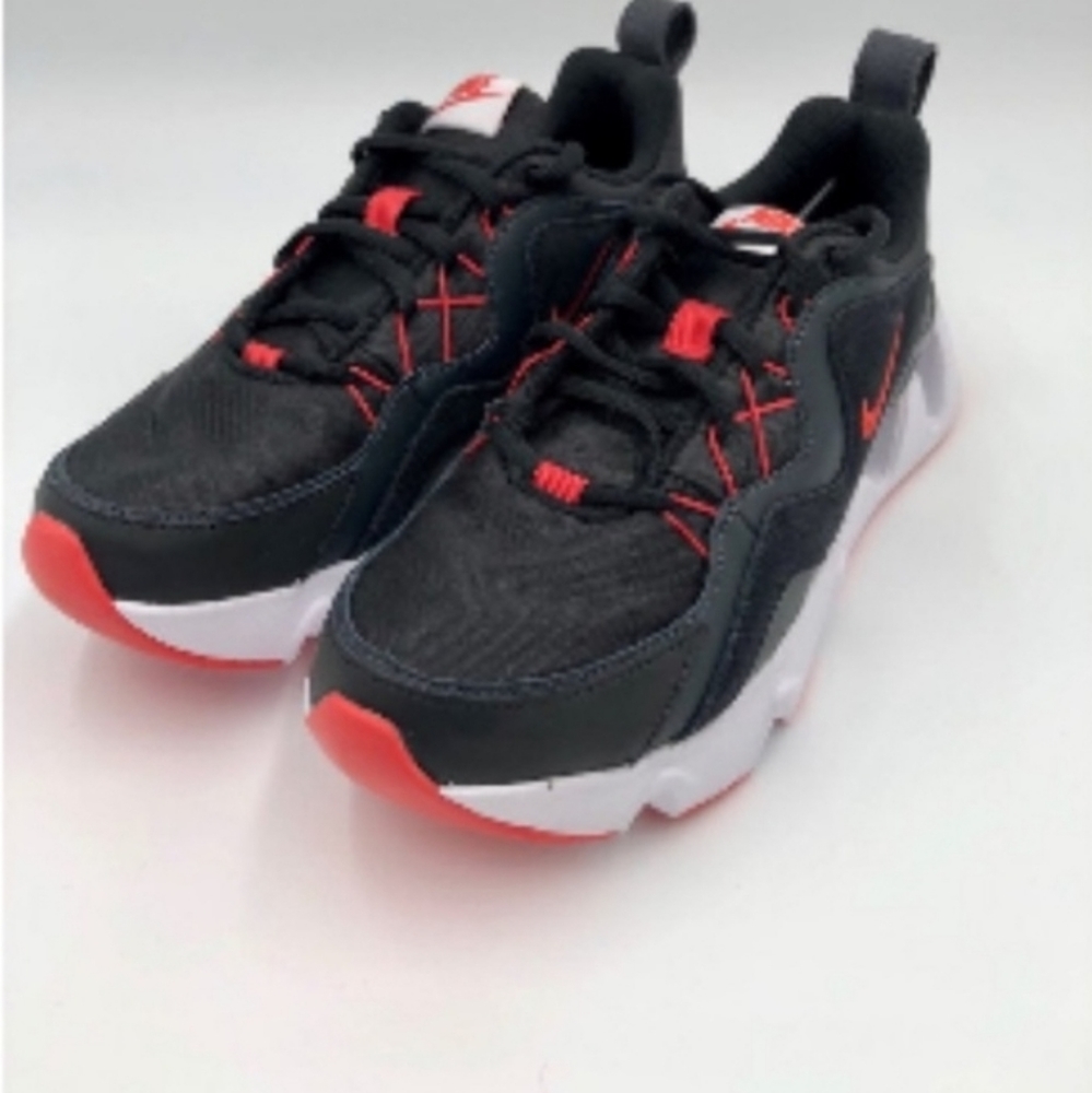 💥NIB Authentic Nike RYZ 365  Women's Size 10